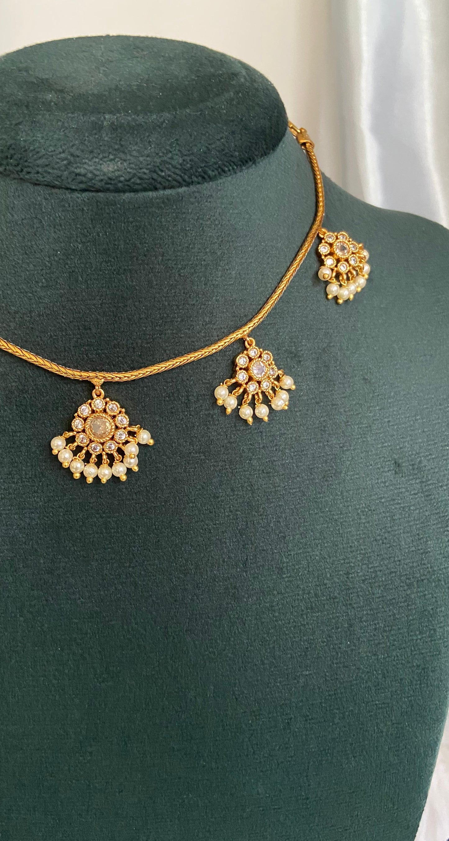 White Hanging Attigai Necklace Set