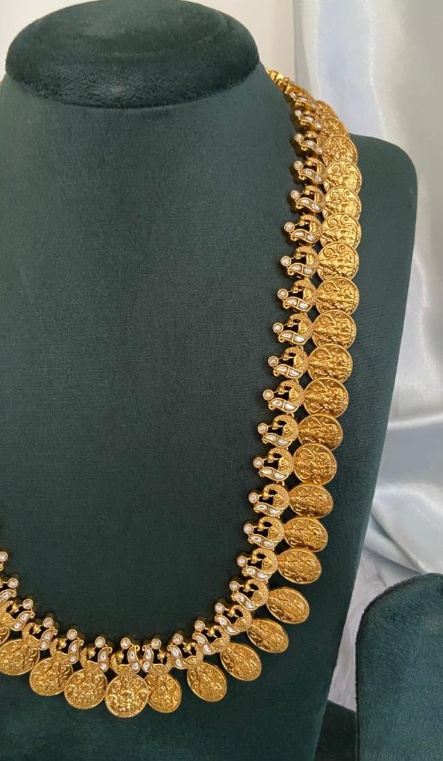 Charulatha White Jadau Kundan Set