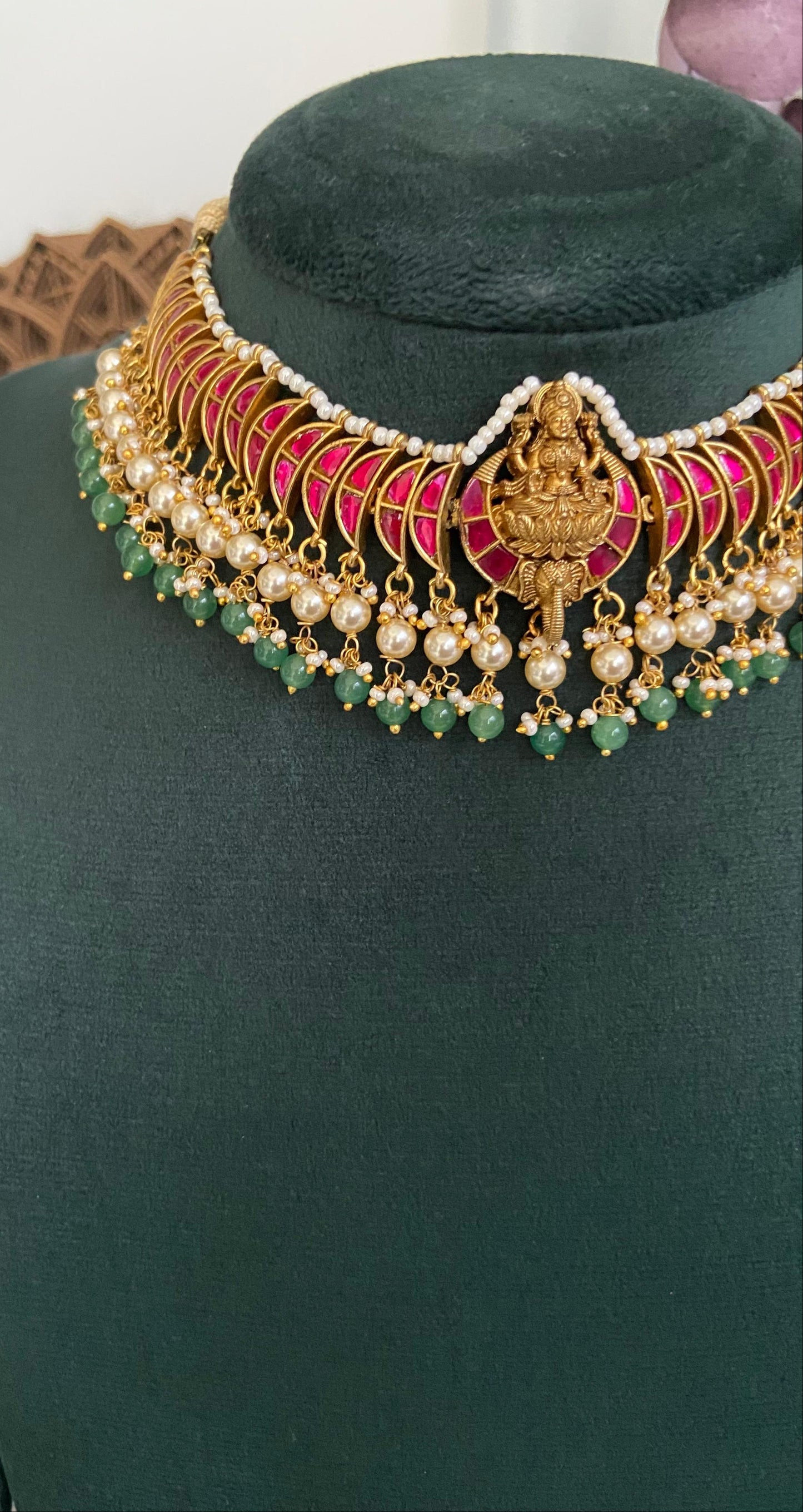 Padmashree Kundan Choker Set