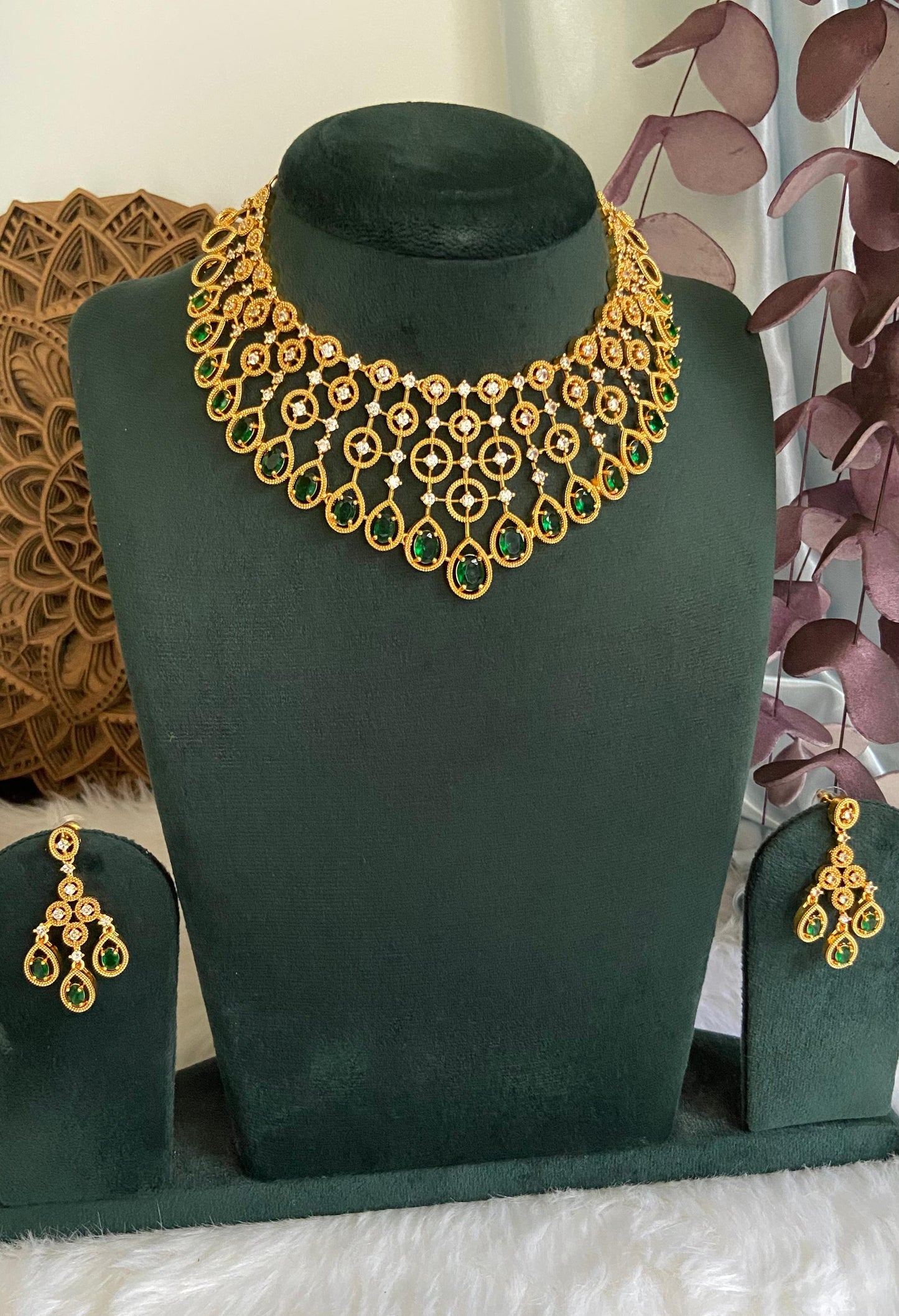 Emerald Royale Necklace Set