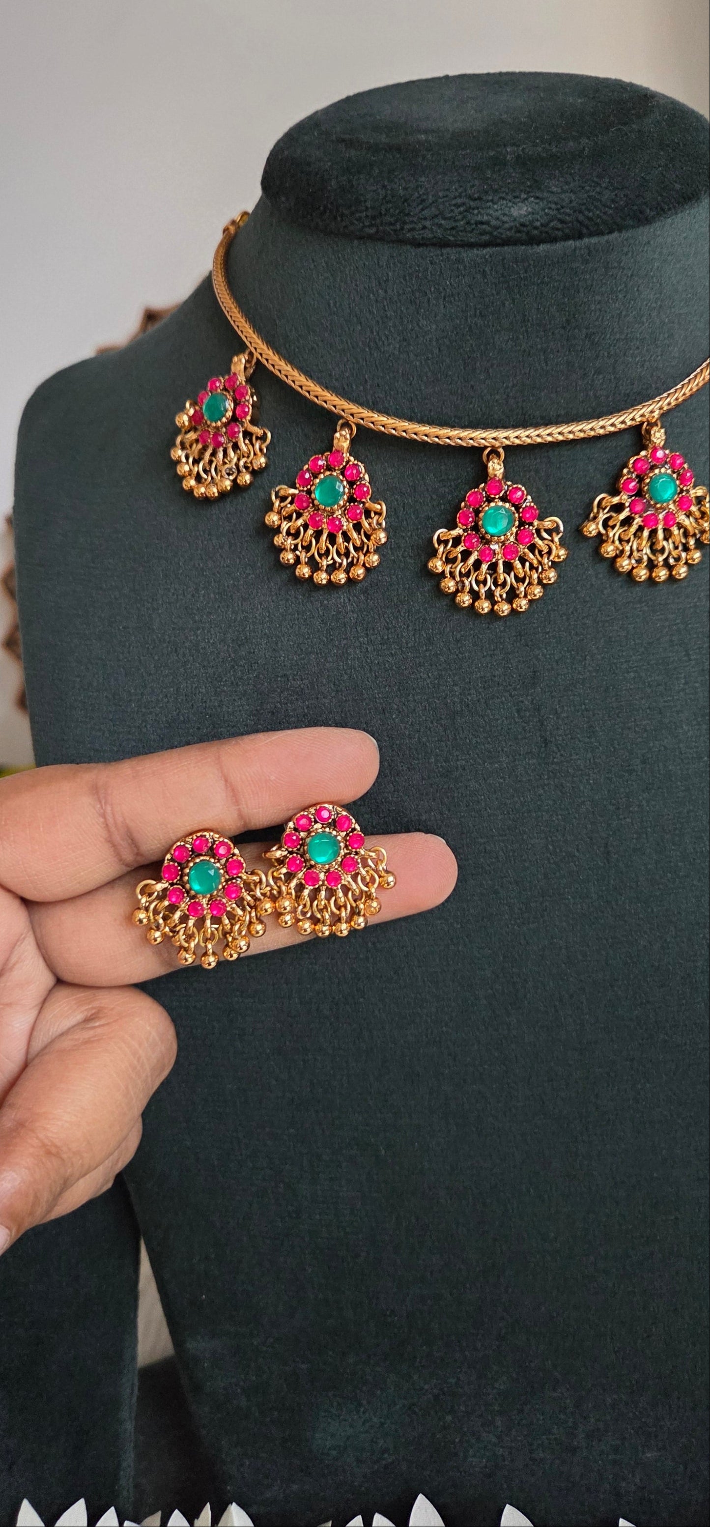 Ruby Hanging Attigai Necklace Set