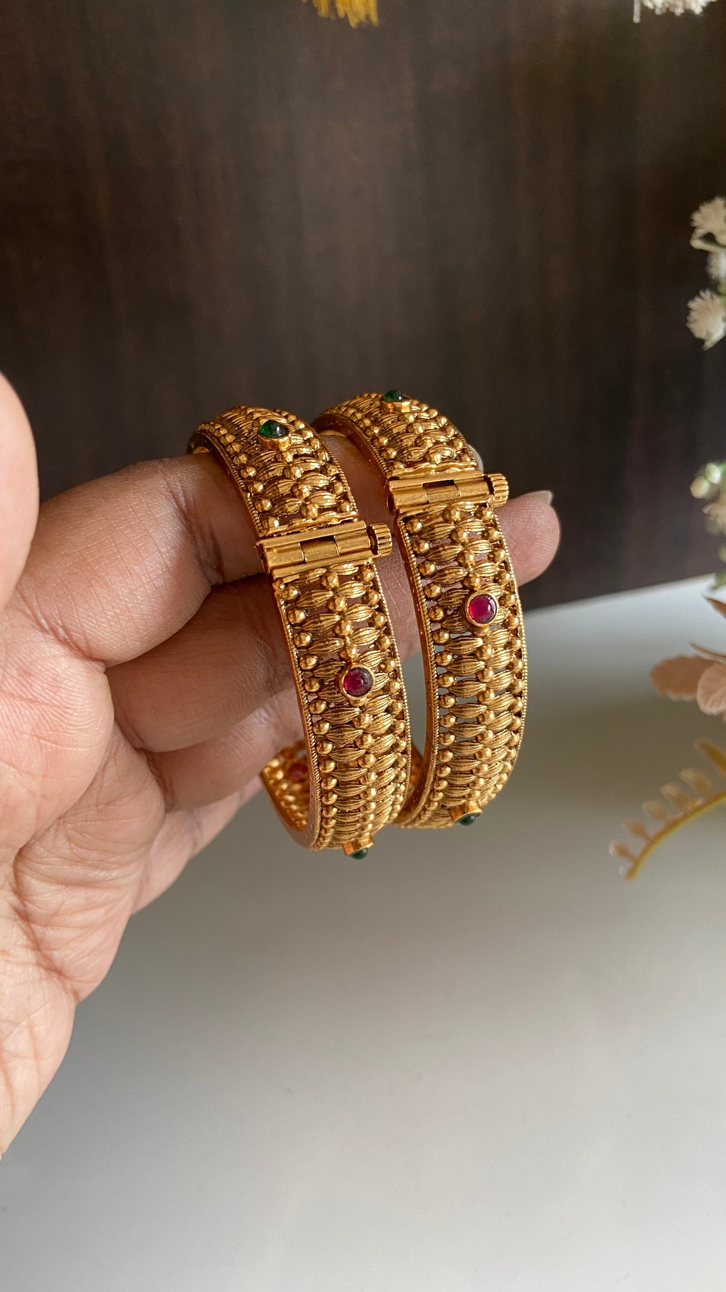 Hema Screw Bangles