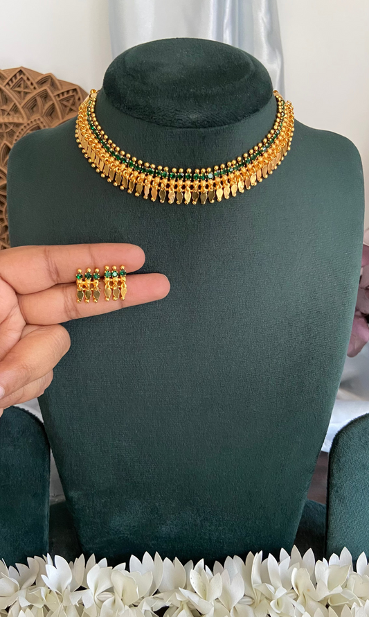 Green Stone Single Line Elakathali Choker with Earrings