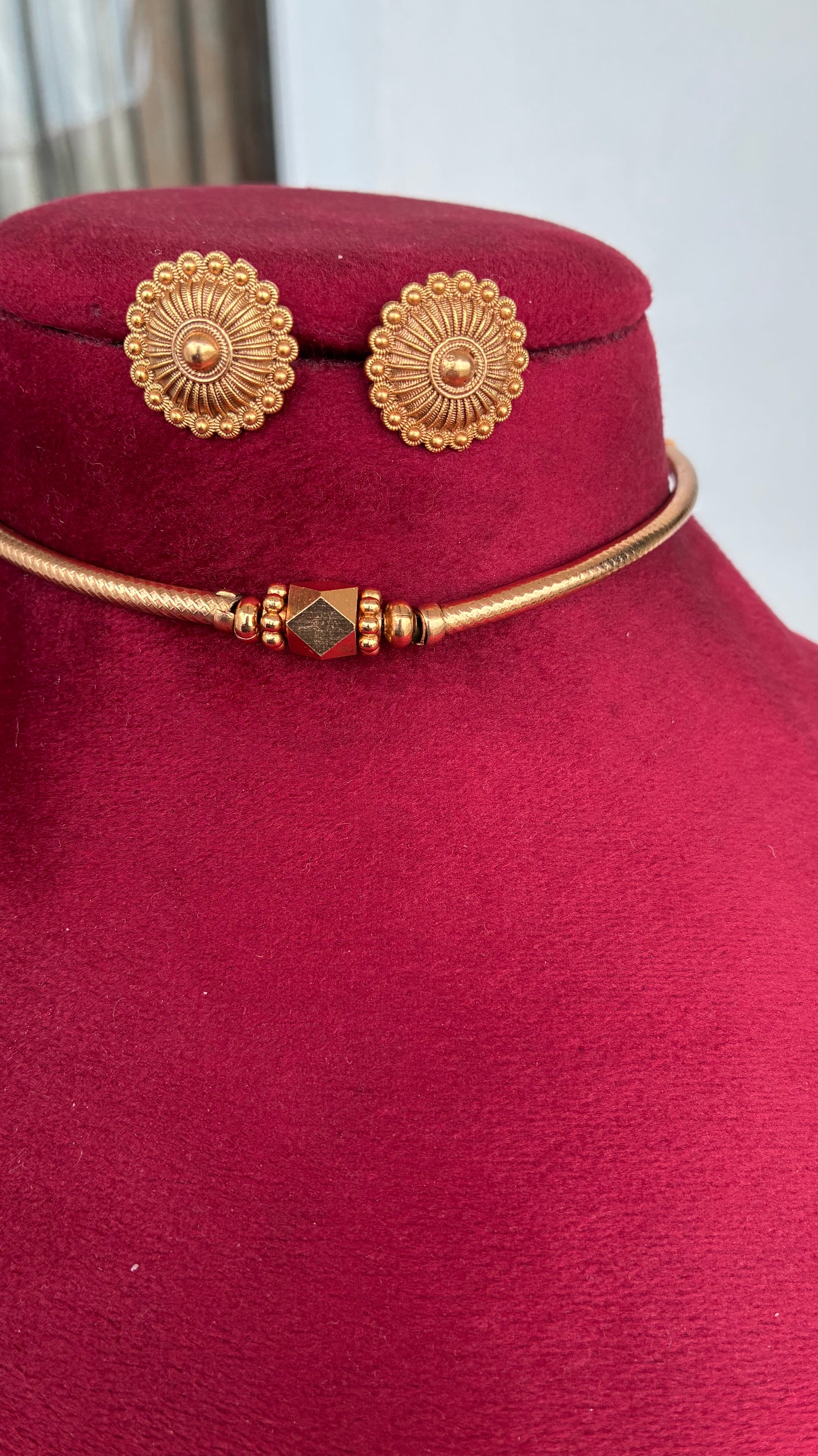 Tishya Hasli Necklace Set