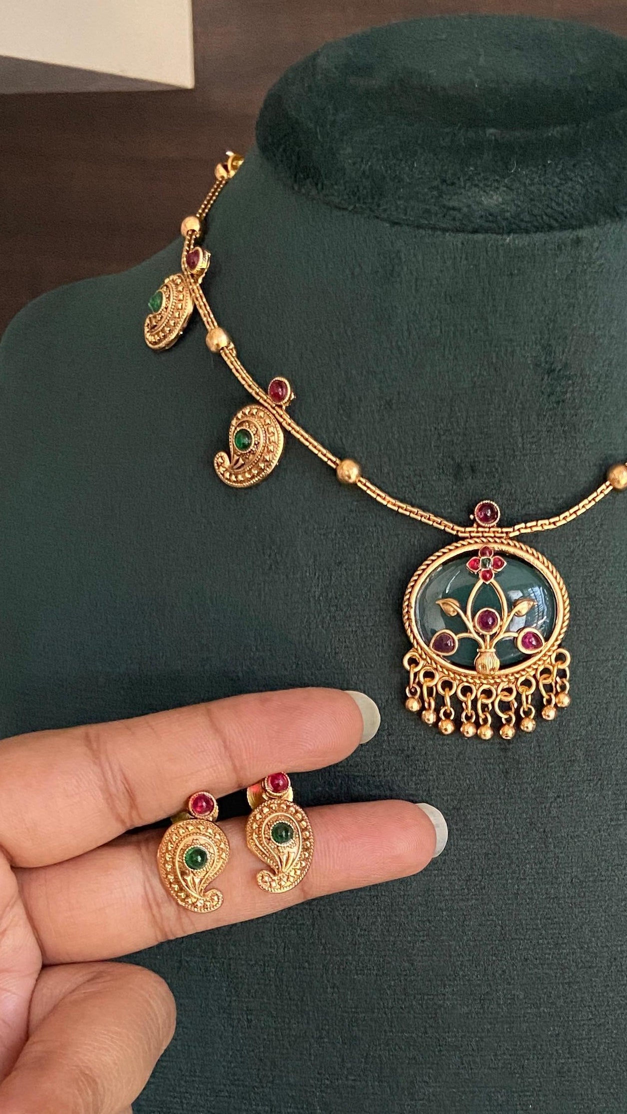 Antique Mango & flower pendant necklace set