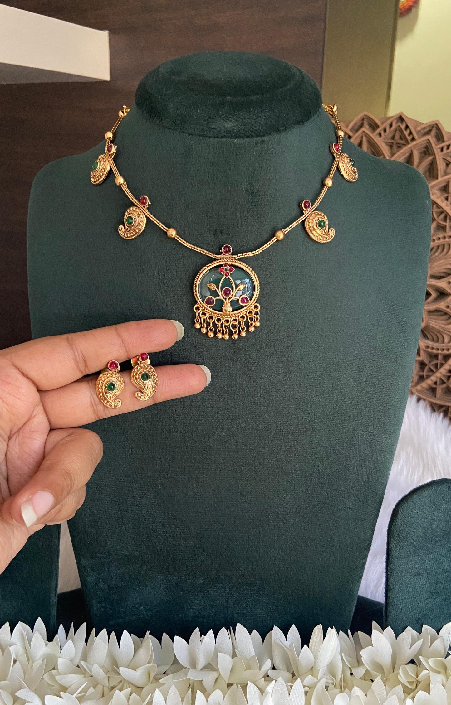 Antique Mango & flower pendant necklace set
