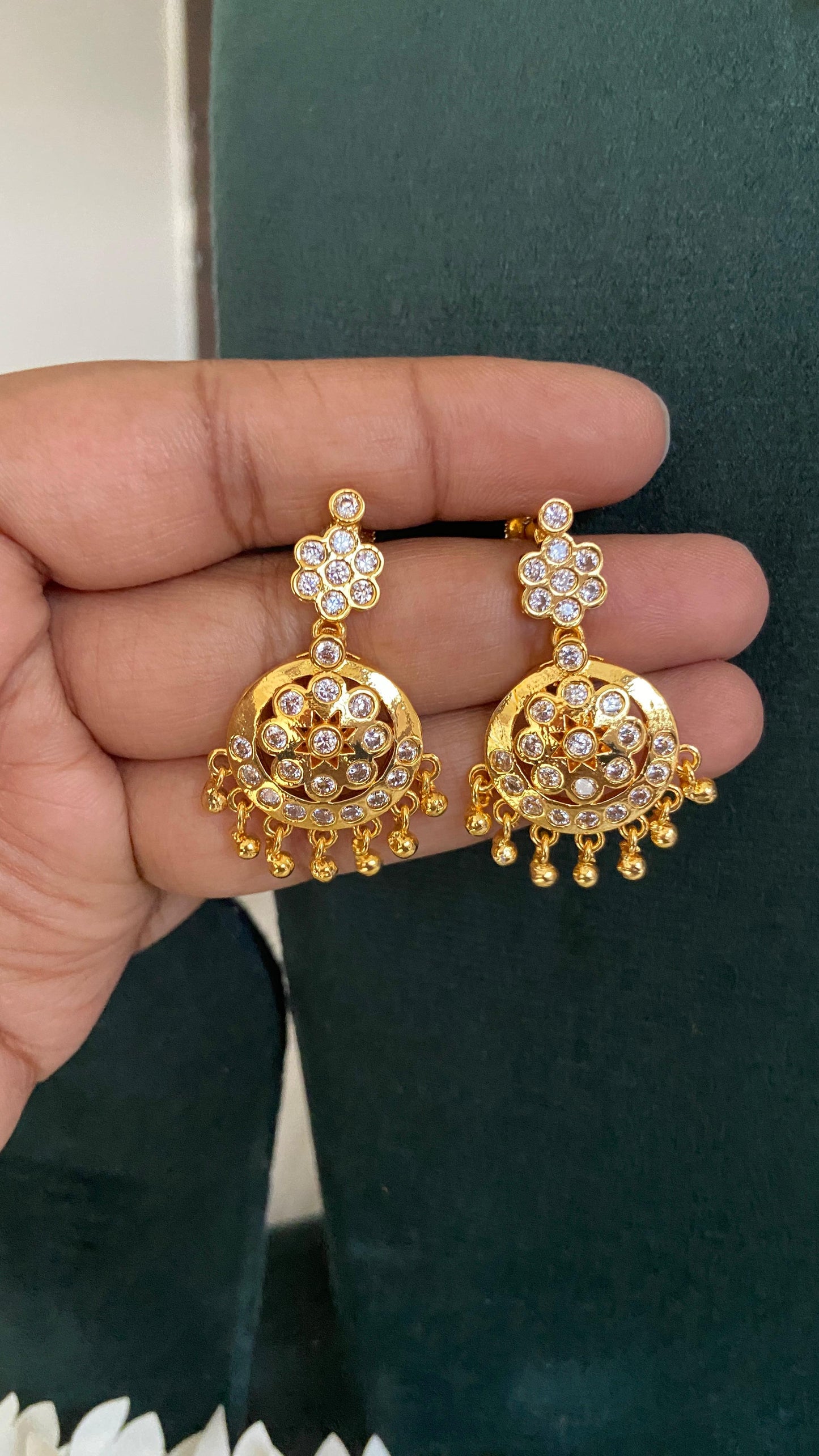 White Attigai Necklace with Earrings