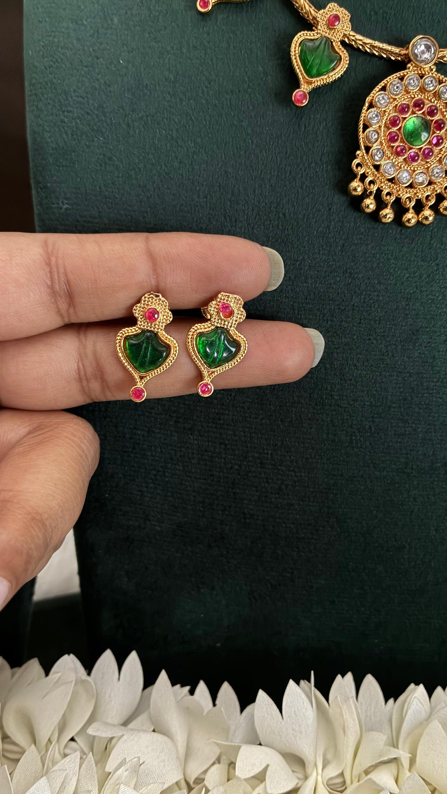 Palakka Pathakam Pendant Necklace with Earrings