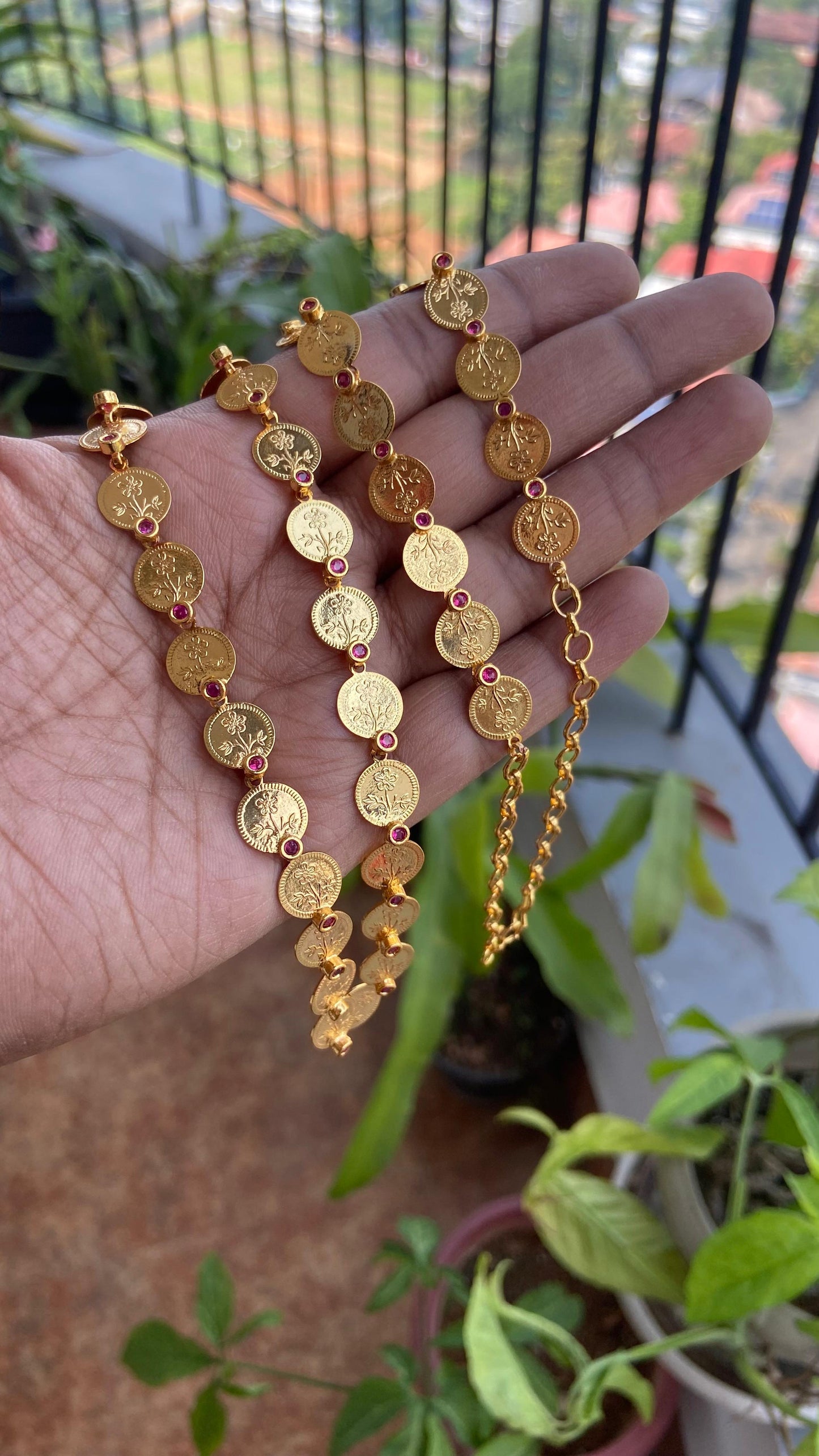 Flower Coin 8 Pidi Necklace