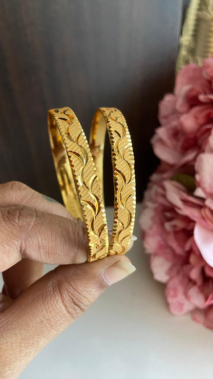 Flowerline Bangle Set