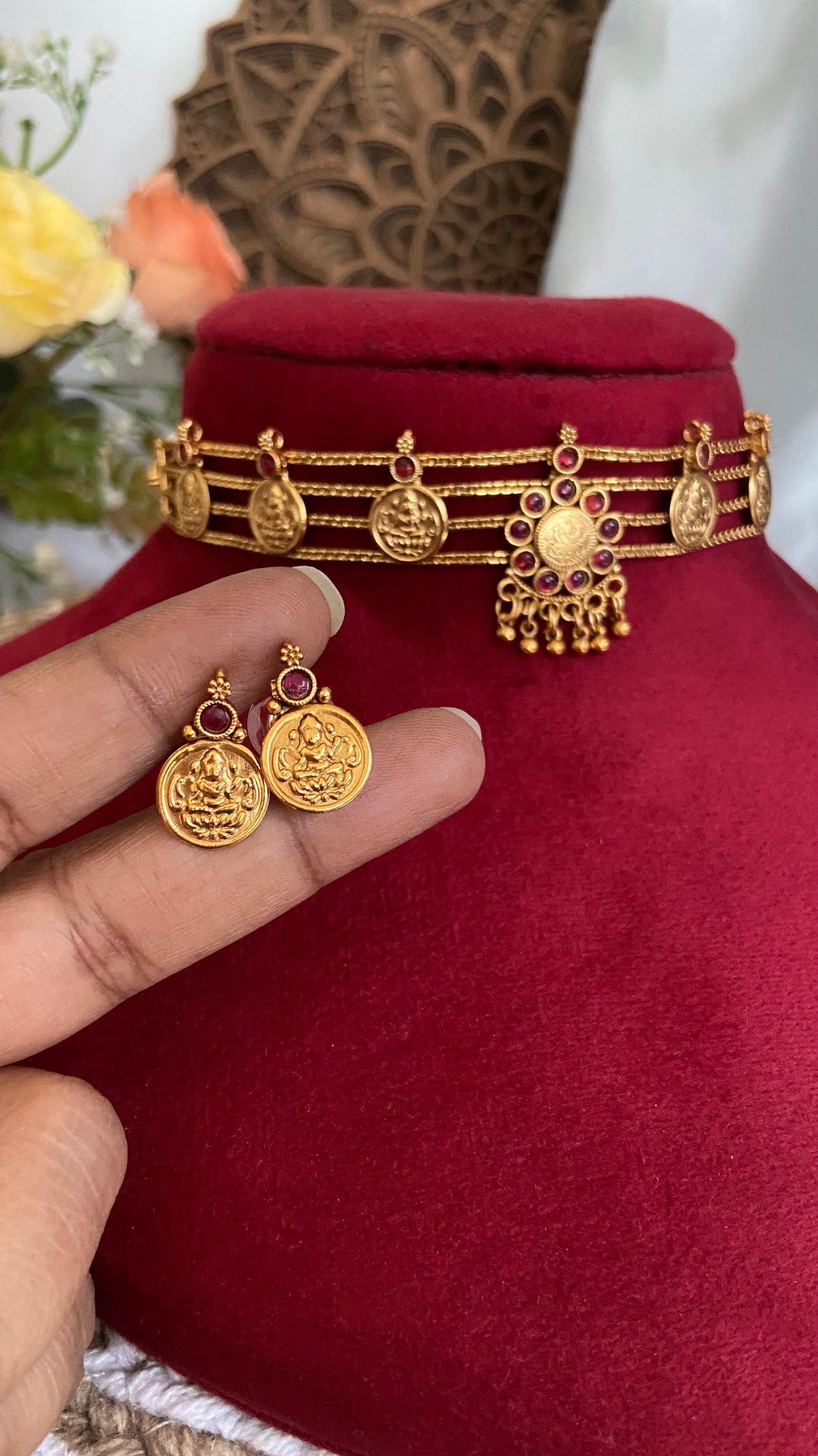 Antique Pendant Coin Choker With Earrings