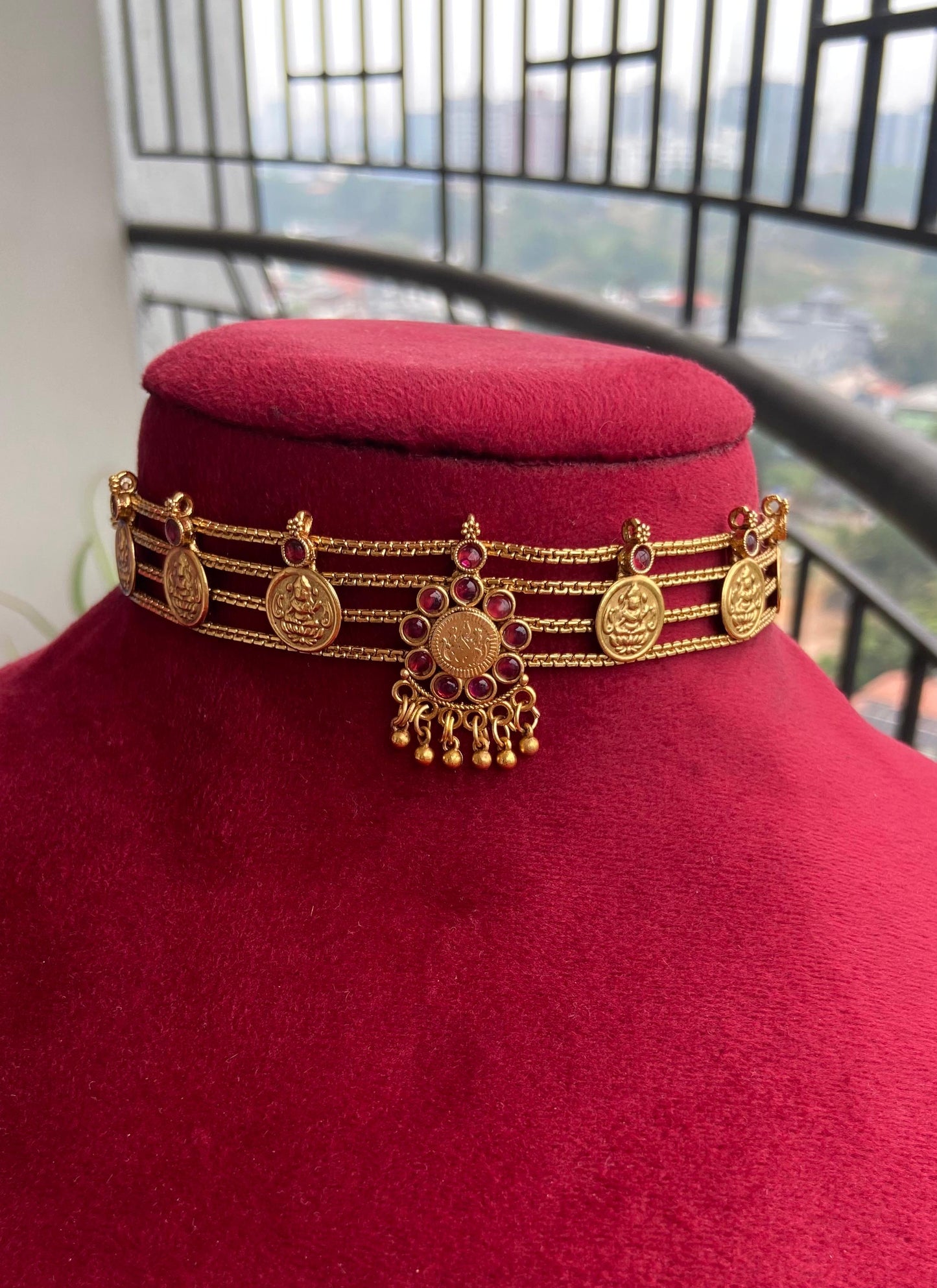 Antique Pendant Coin Choker With Earrings