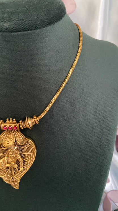 Antique Aalila Kannan Pendant Necklace