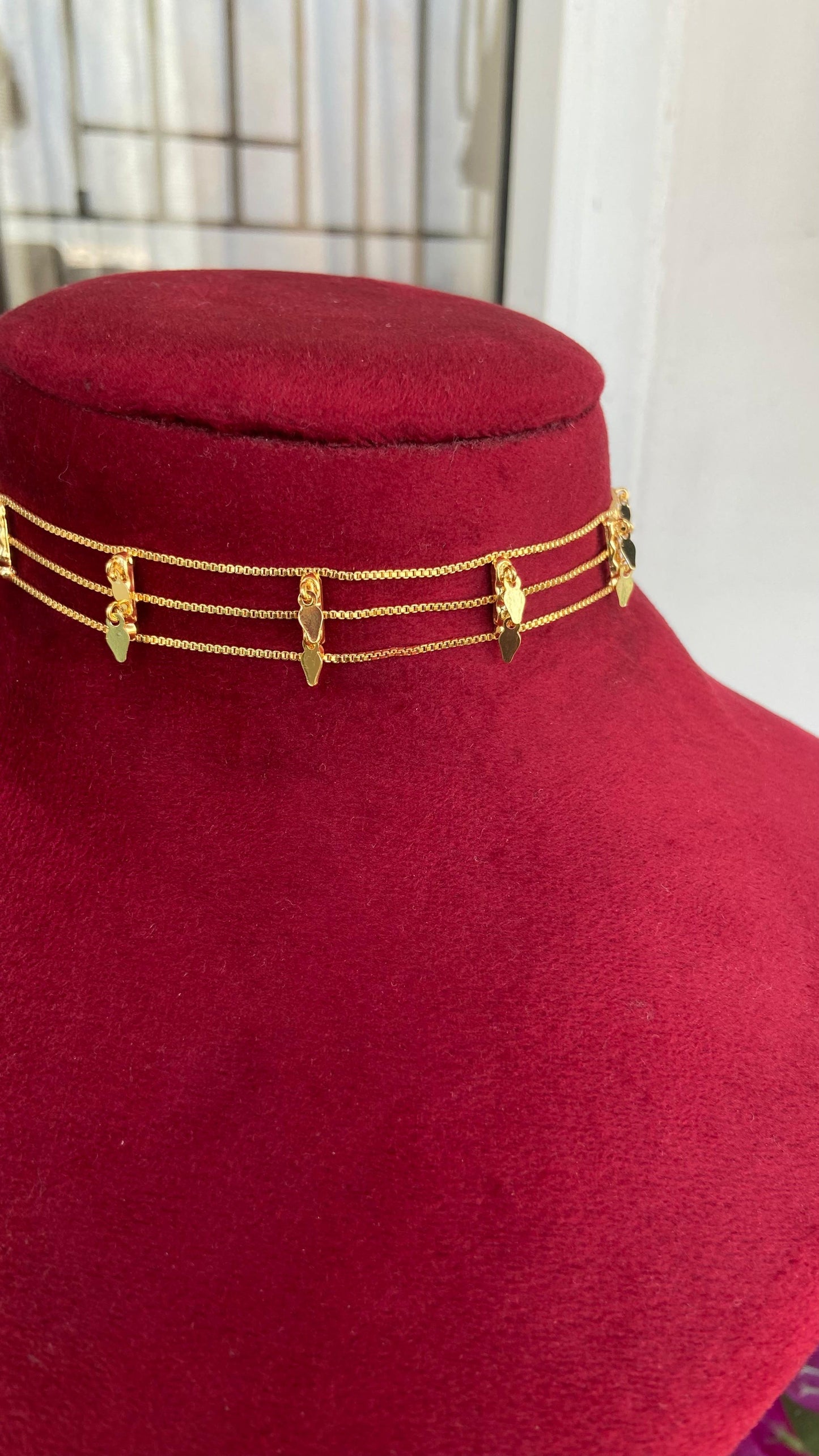 3 Line Simple Elakathali Choker with Earrings