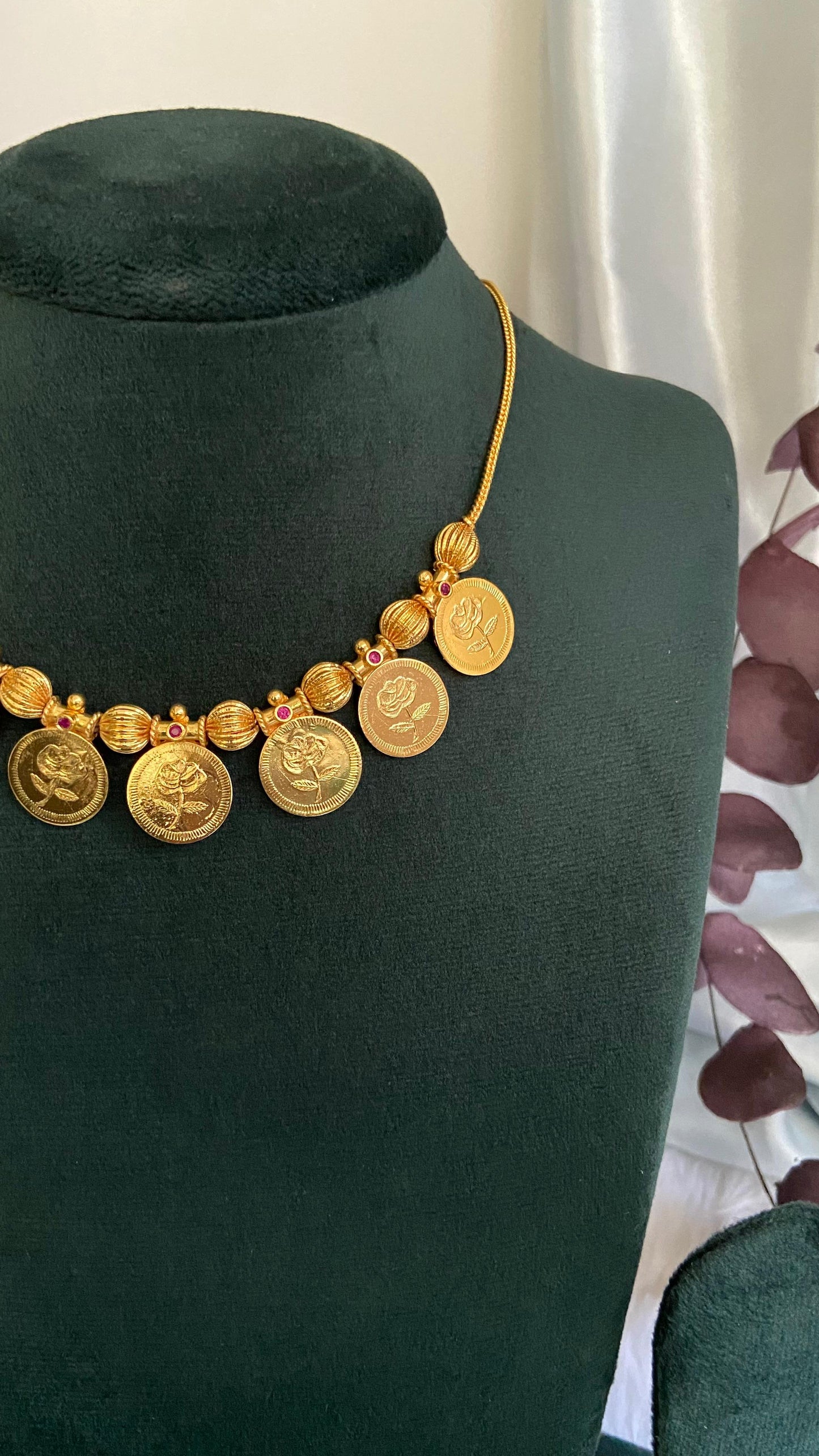 7 Big Coin Non Idol Necklace