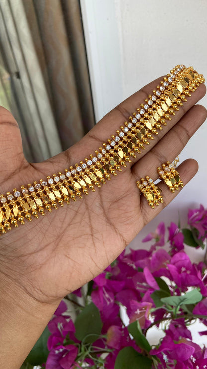 White Stone Single Line Elakathali Choker with Earrings