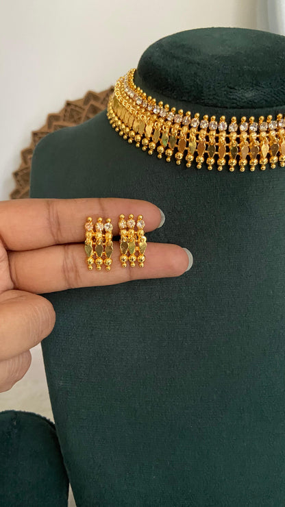 White Stone Single Line Elakathali Choker with Earrings