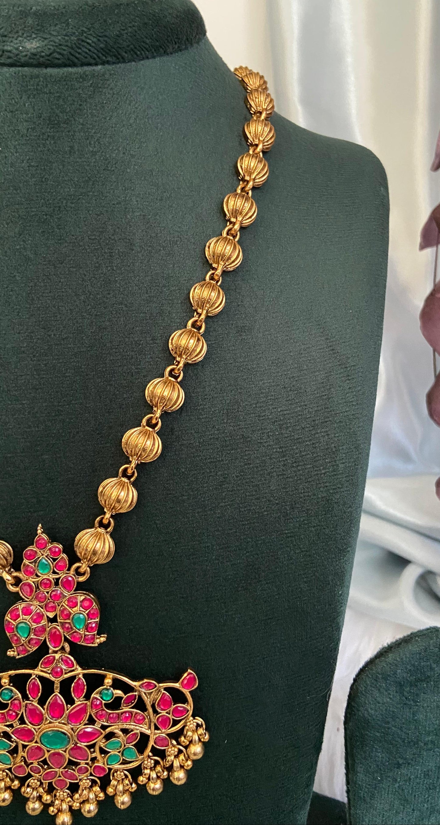 Mango Kemp Pendant Haram with Earrings