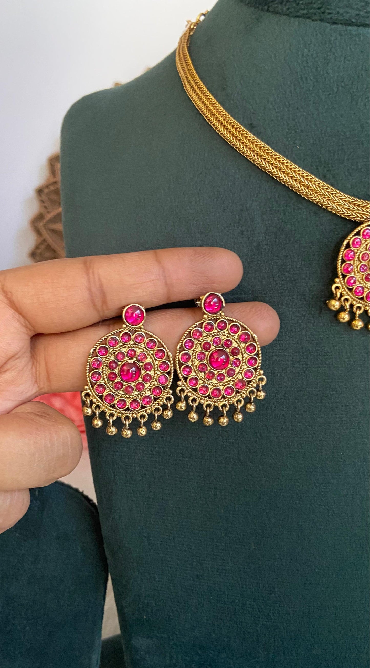 Heritage Pathakam Attigai Necklace Set