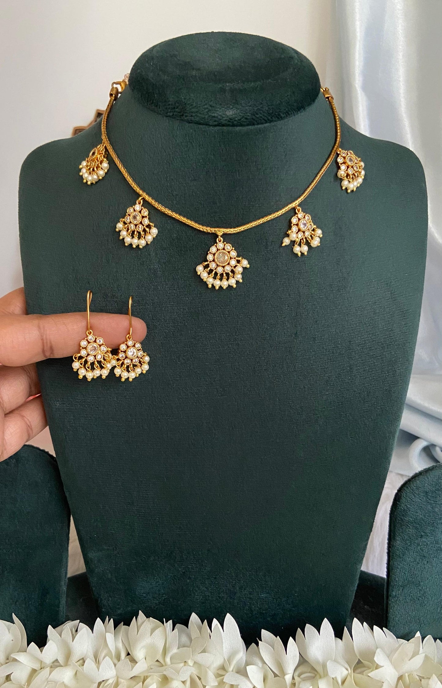 White Hanging Attigai Necklace Set