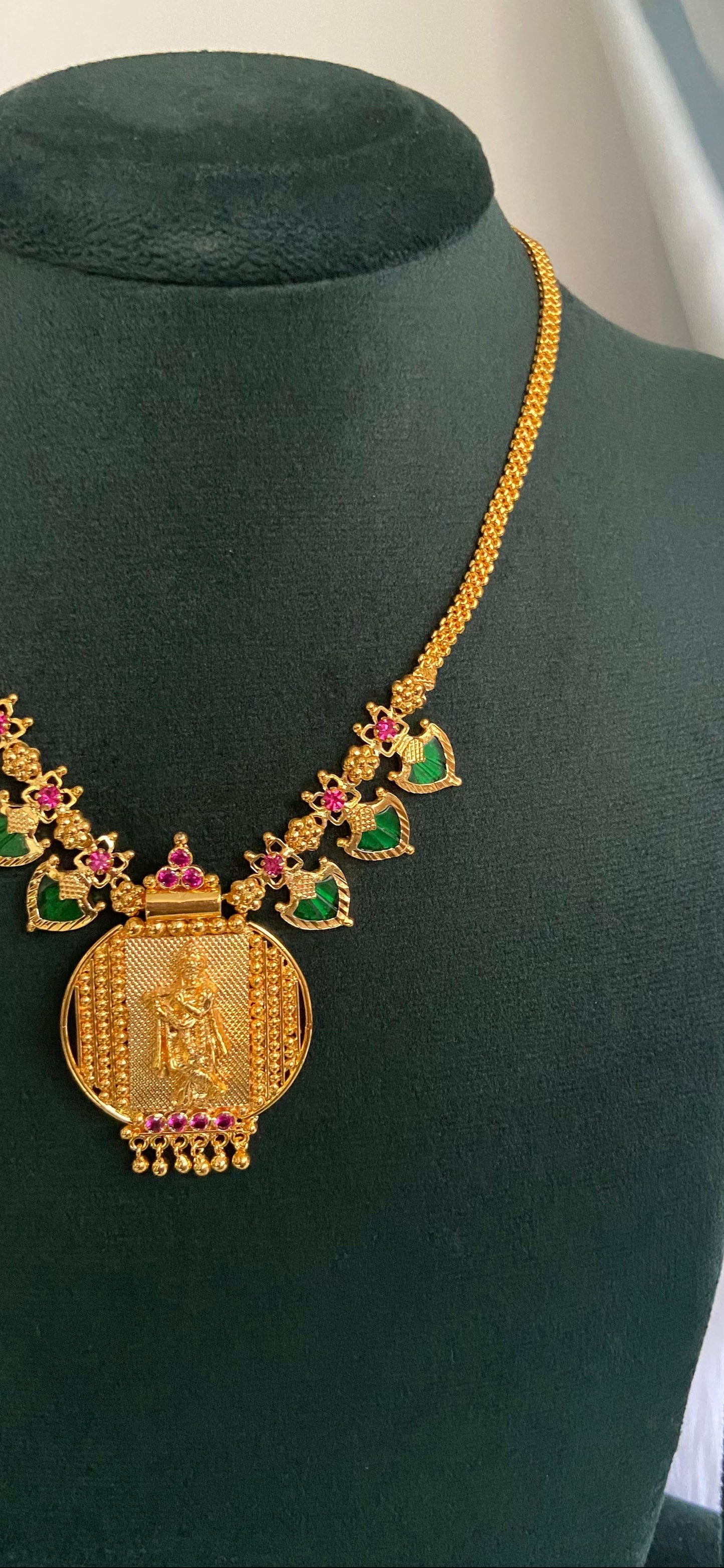 Krishna Pendant with Palakka Necklace