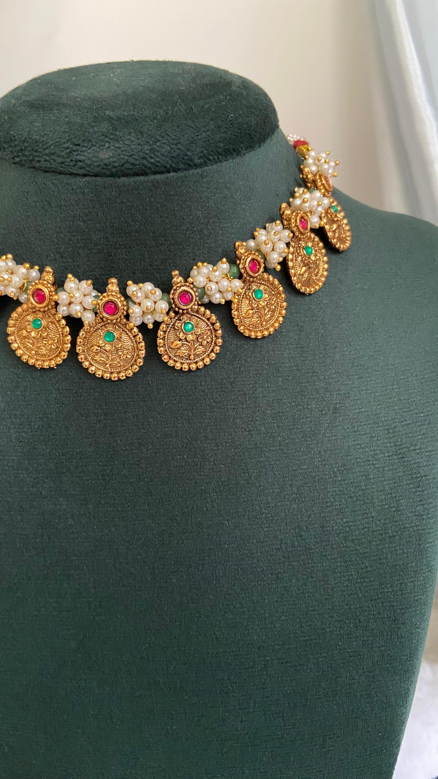 Floral Pearl Kemp Necklace