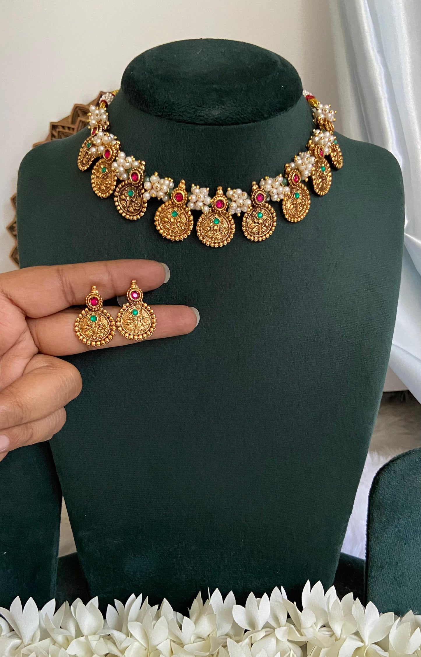 Floral Pearl Kemp Necklace
