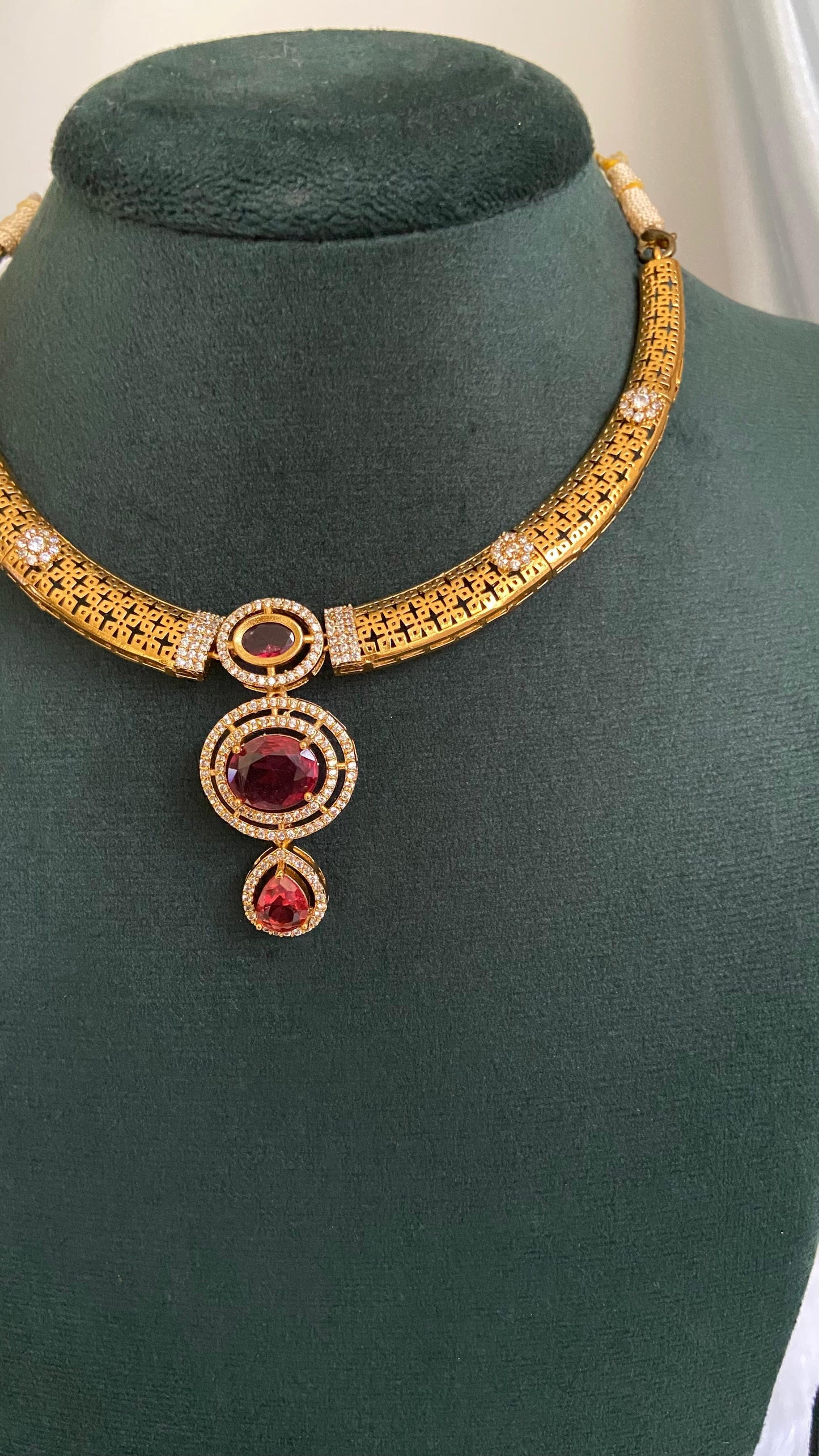 Ruby Hasli Necklace Set
