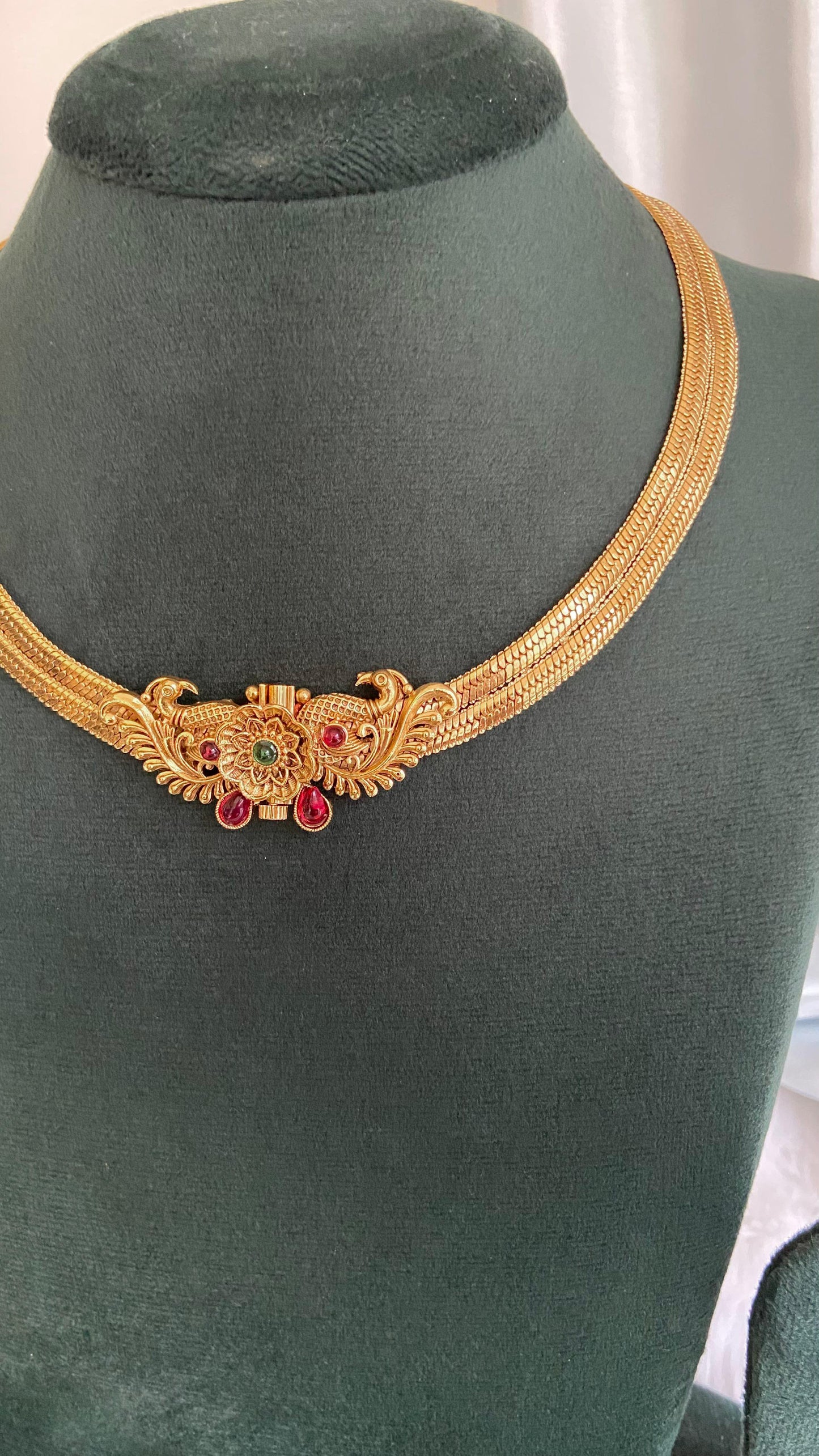 Mayura Front Open Hasli Necklace Set