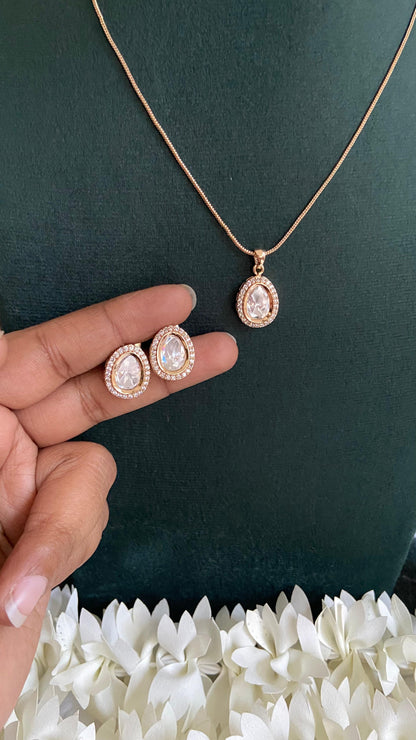 Zia Kundan Pendant with Earrings