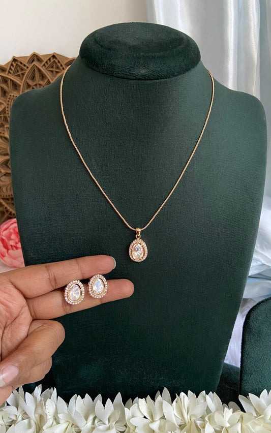 Zia Kundan Pendant with Earrings