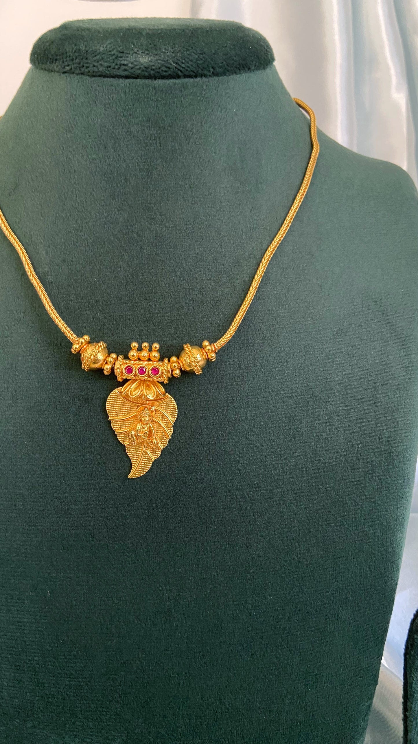 Mini Aalila Kannan Pendant Necklace