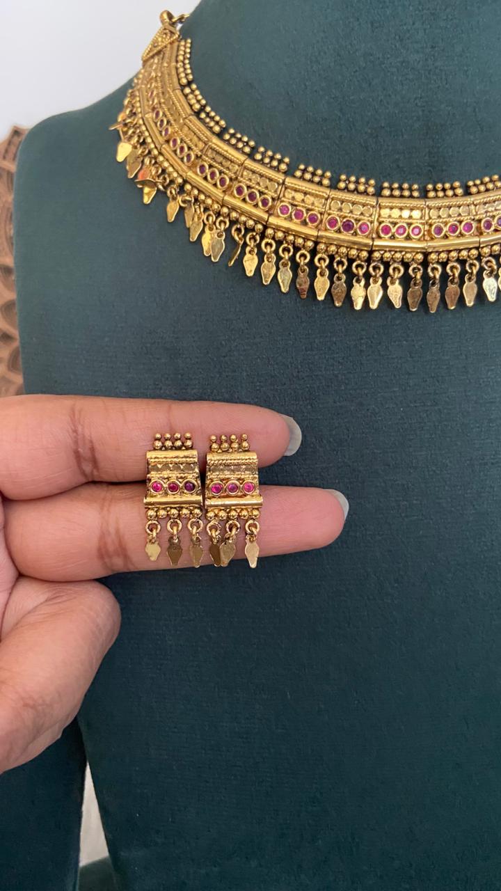 Antique Traditional Poothali Necklace Set