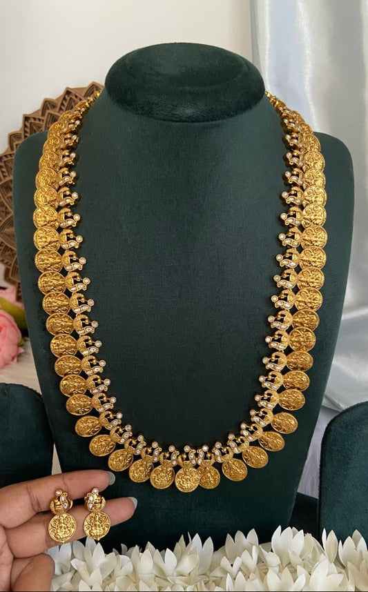 Charulatha White Jadau Kundan Set