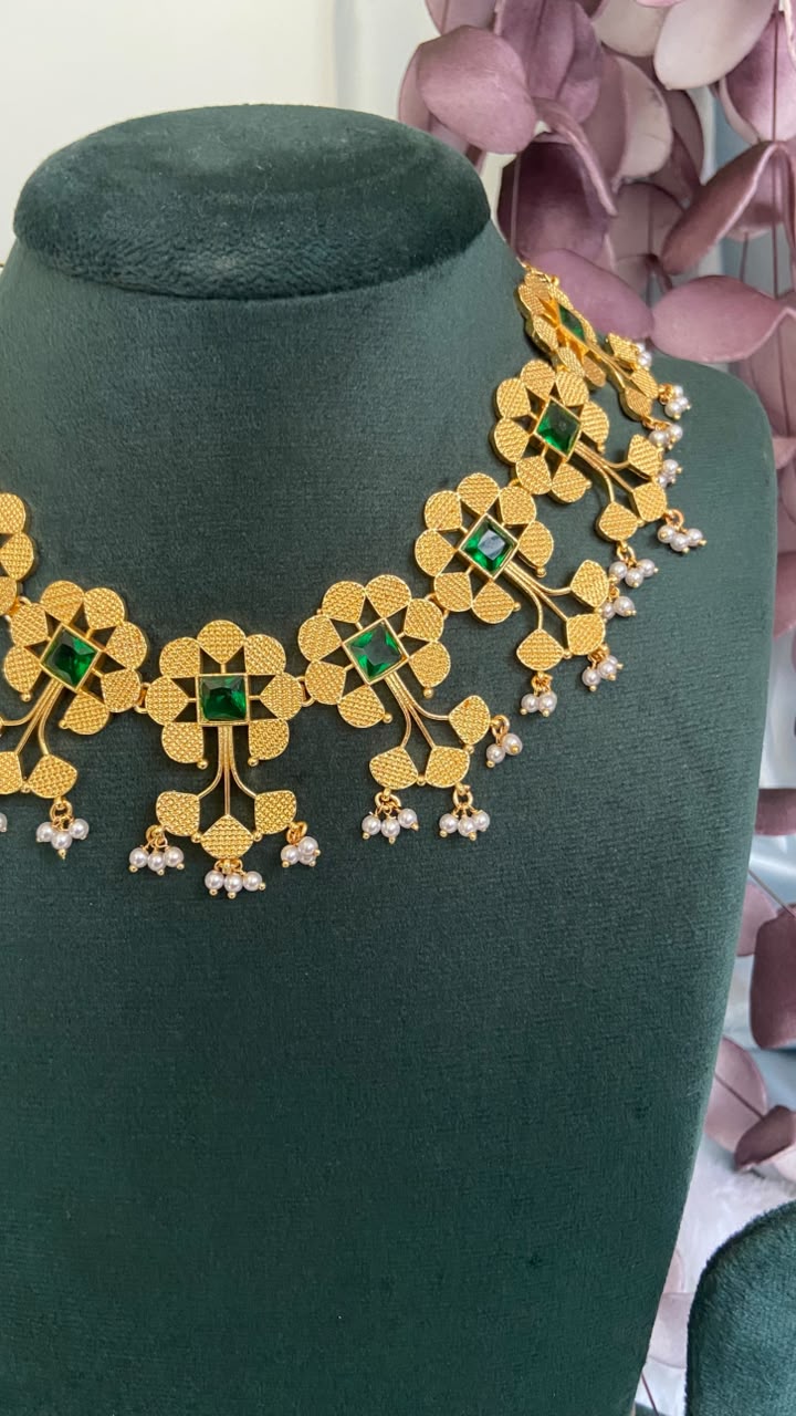 Emerald Blossom Necklace Set