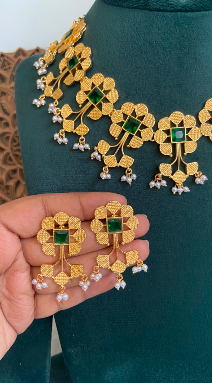 Emerald Blossom Necklace Set