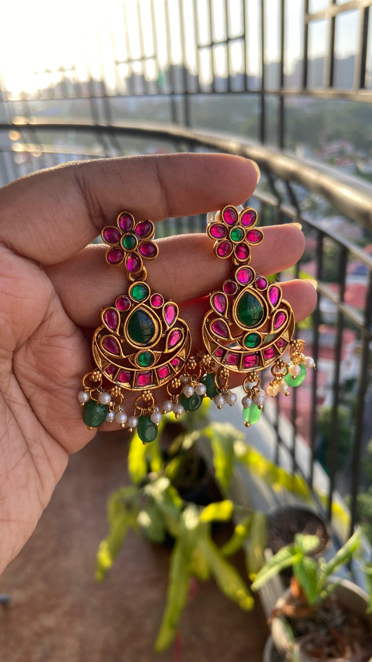 Peacock Bloom Choker Set
