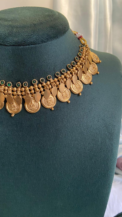 Thara Emerald Elakathali Coin Necklace Set