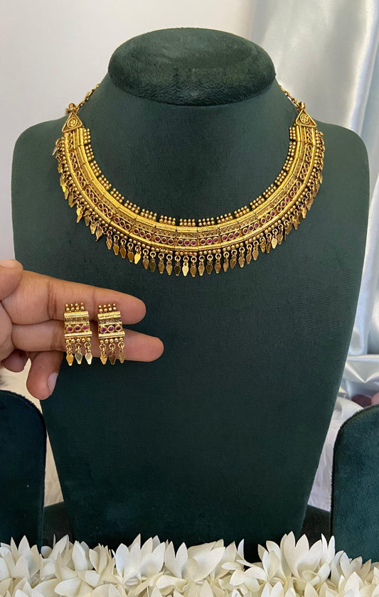 Antique Traditional Poothali Necklace Set