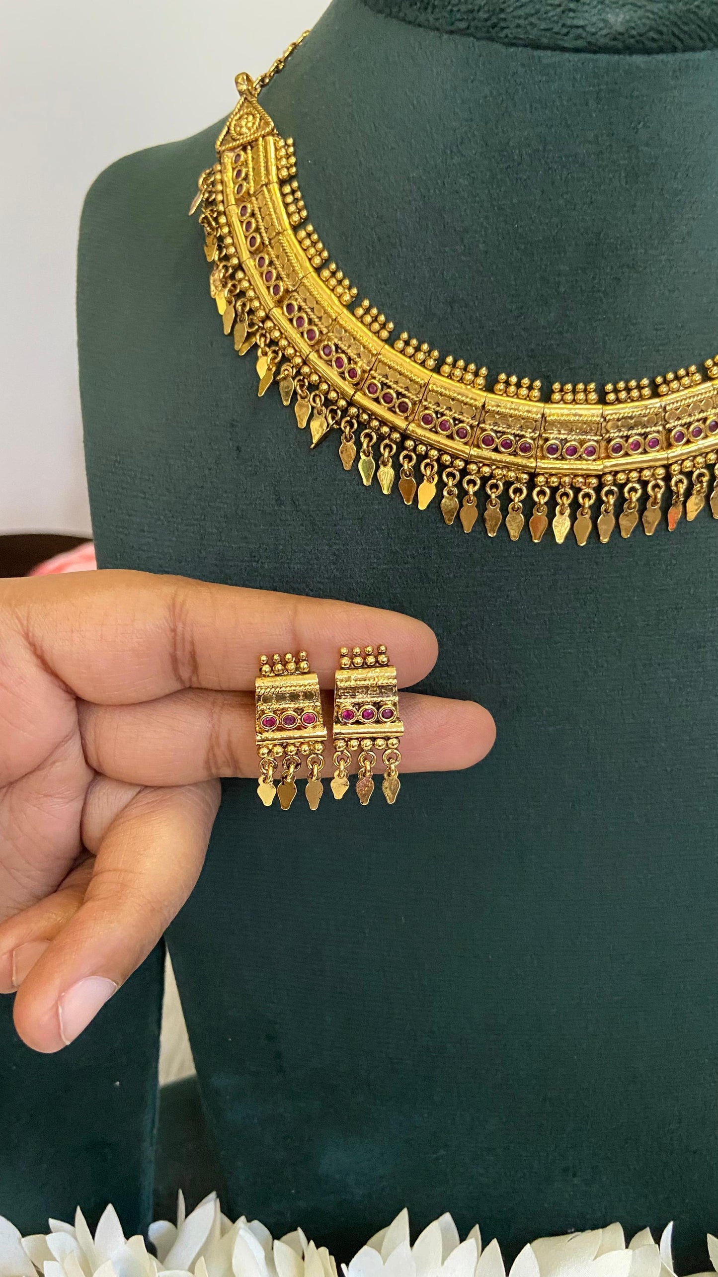 Antique Traditional Poothali Necklace Set