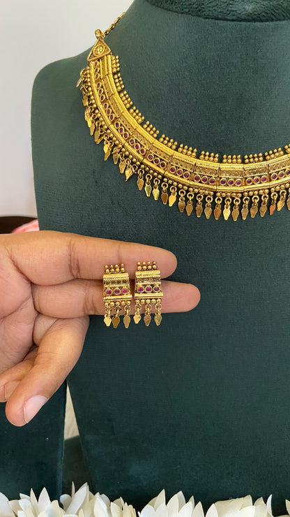 Antique Traditional Poothali Necklace Set