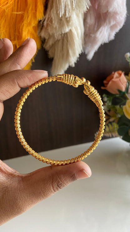 Vintage Elephant Face Design Bangle