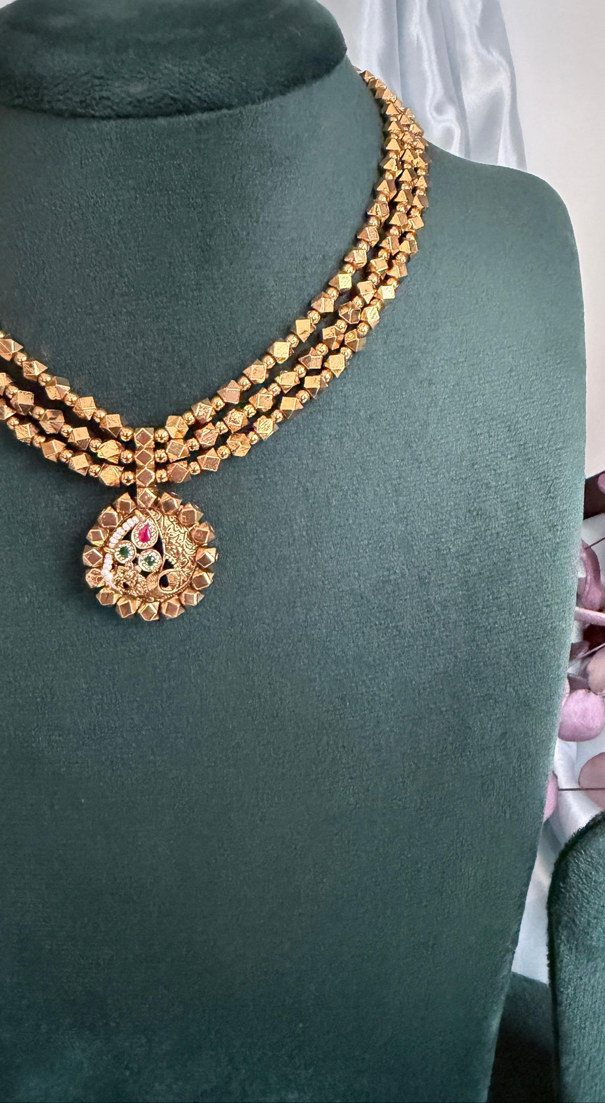 Pranika Ashtapailu Necklace Set
