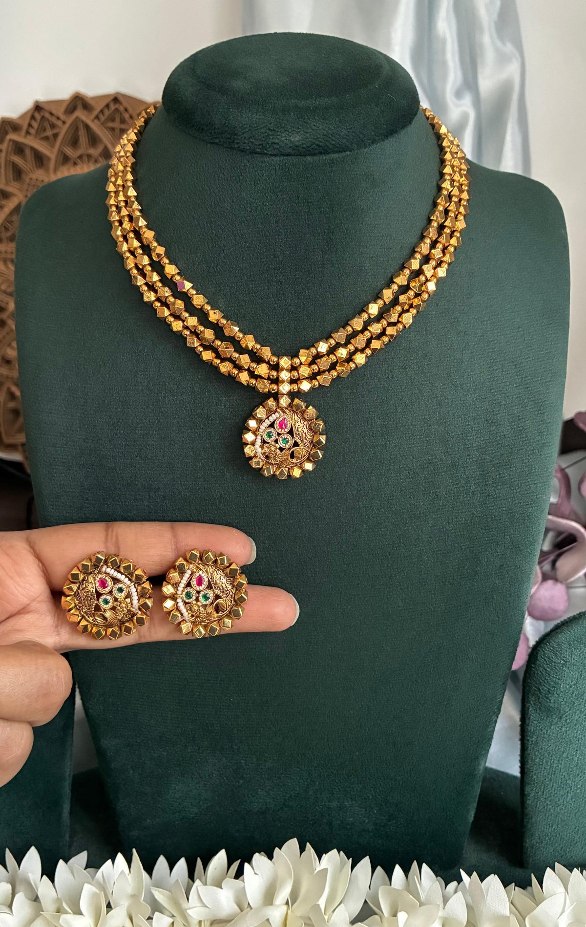 Pranika Ashtapailu Necklace Set