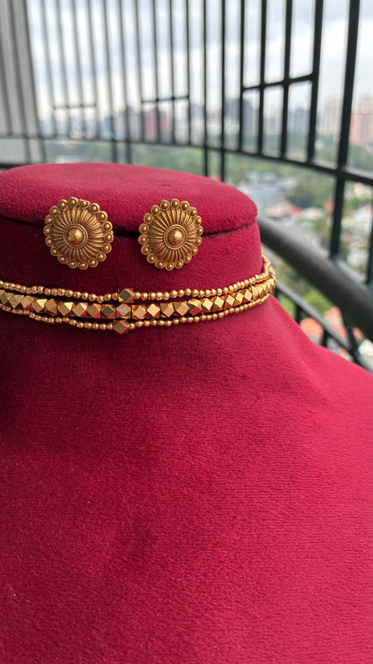 Lavanya Ashtapailu choker